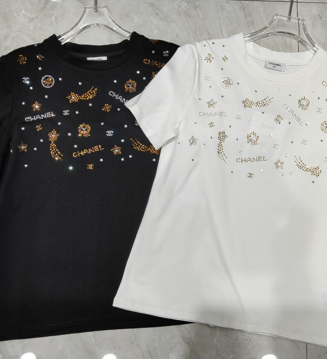 Manches courtes en T ornées de strass