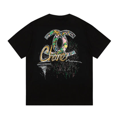 T-shirt peint à la main et graffé