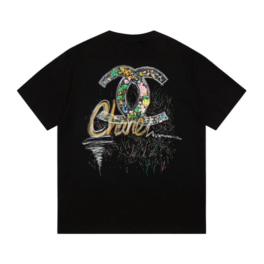 T-shirt peint à la main et graffé