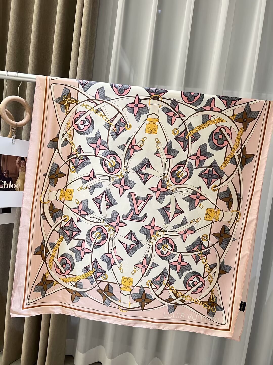 Foulard en soie gaufrée élégant pour femme