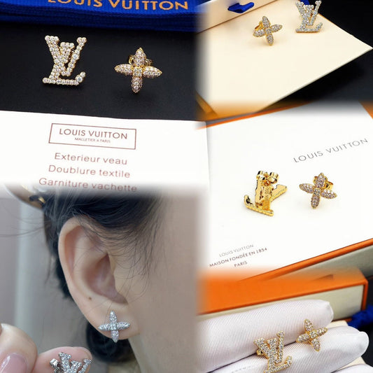 Aretes Asimétricos con Logotipo Floral y Estrás
