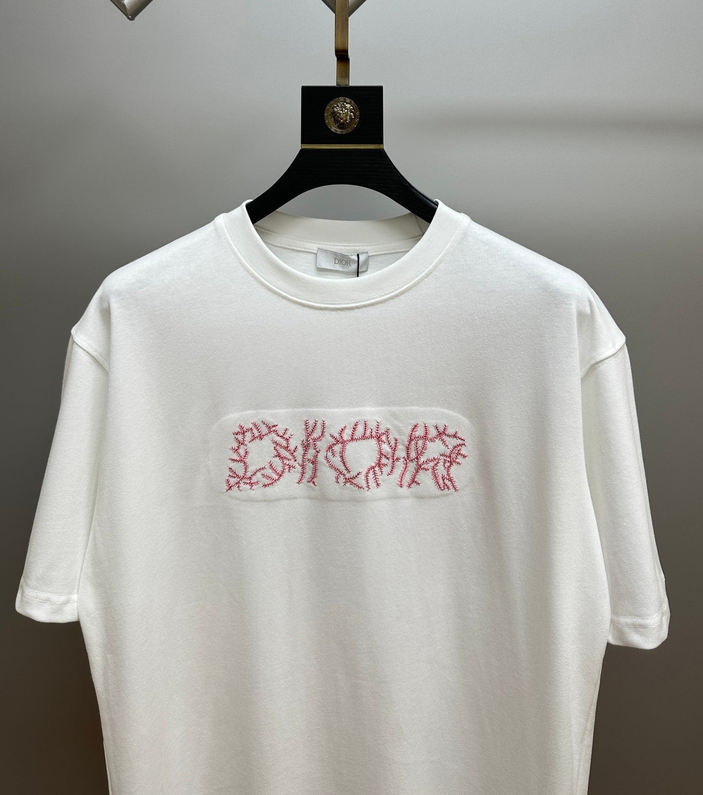 Nouveau T-shirt brodé