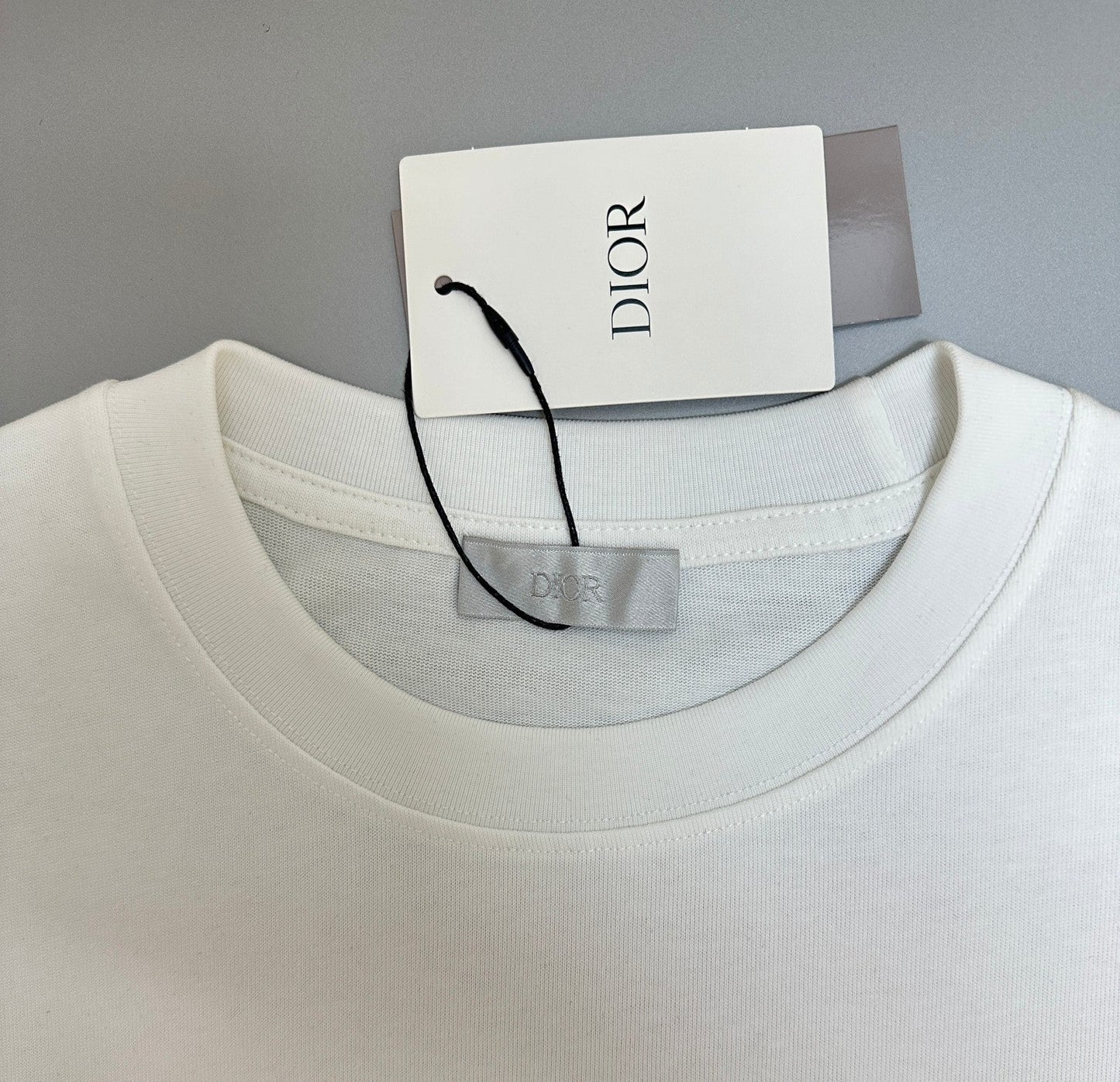 Nouveau T-shirt brodé