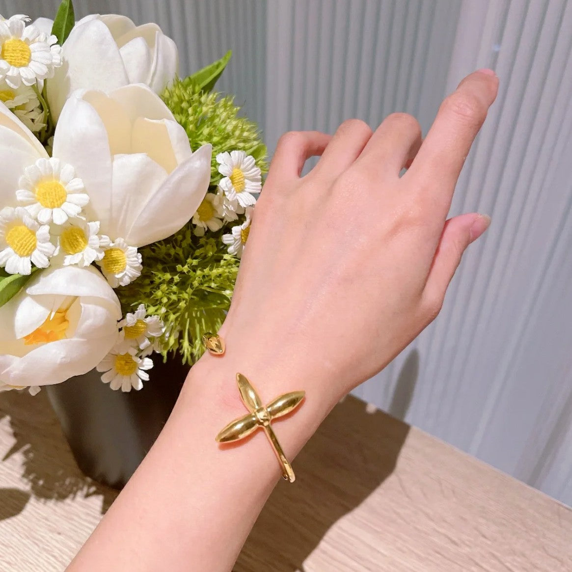 Pulsera Abierta Trébol