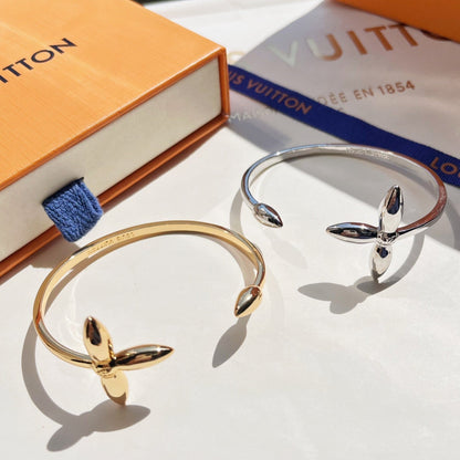 Pulsera Abierta Trébol