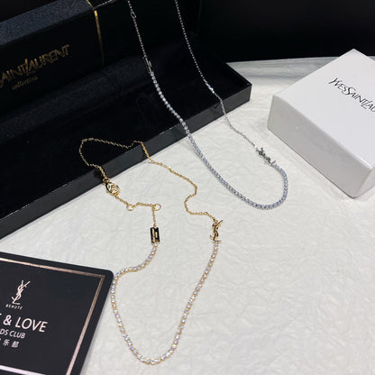 Collier mode avec logo en strass