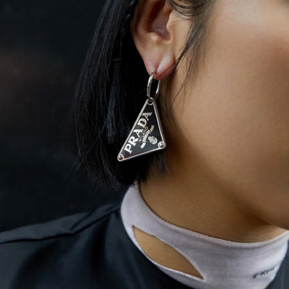 Boucles d'oreilles pendantes triangle classiques en émail