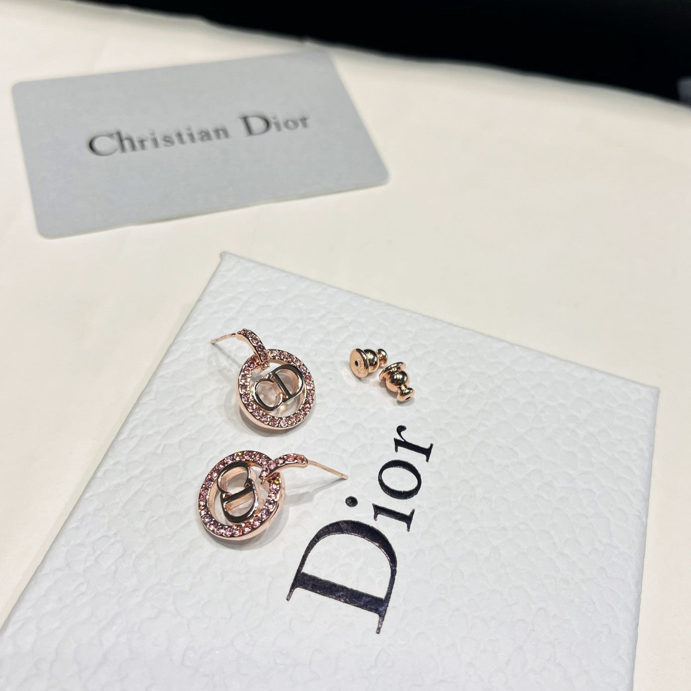 Boucles d'oreilles créoles en métal strassées