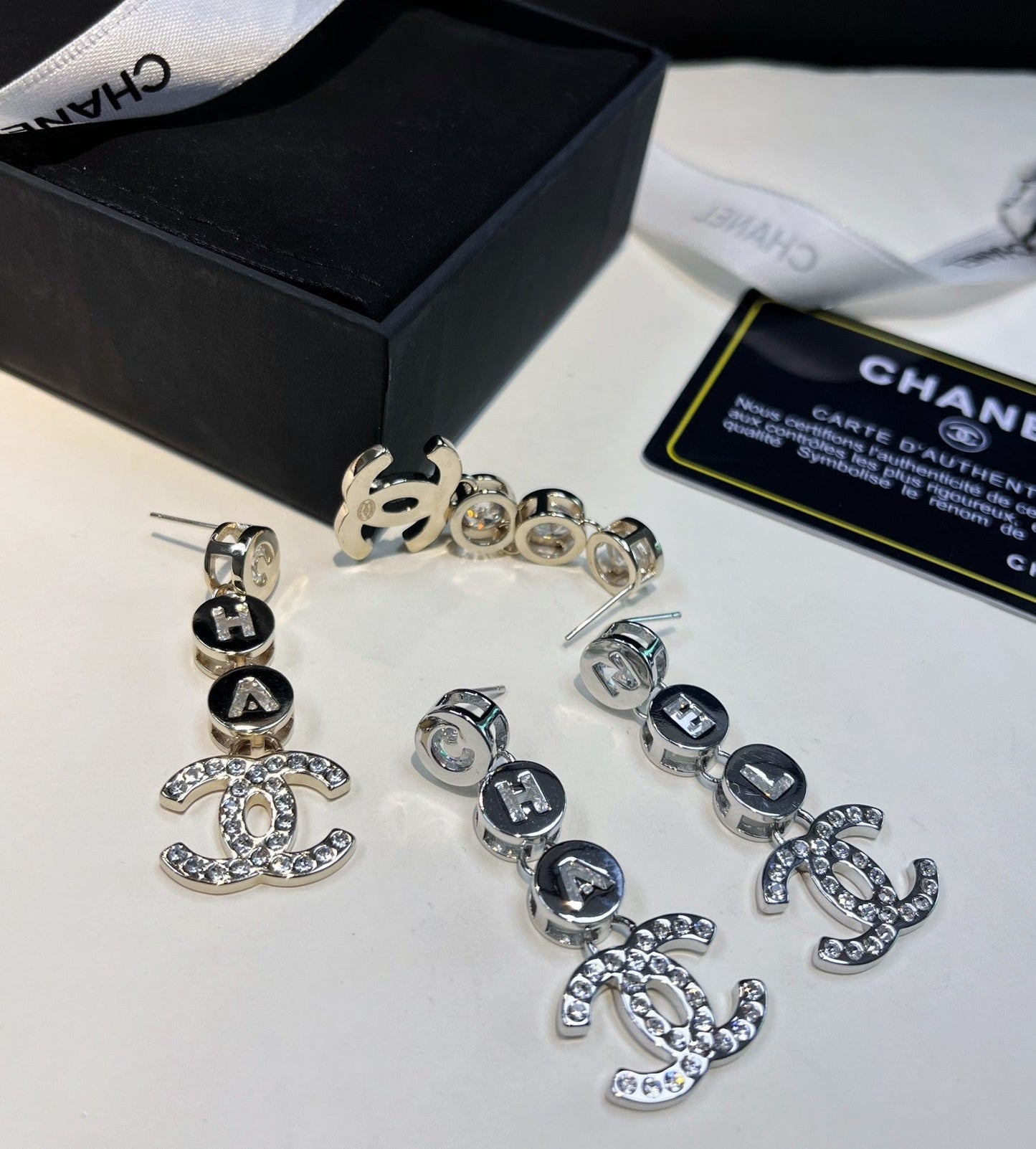 Boucles d'oreilles tendance avec pendentif lettre