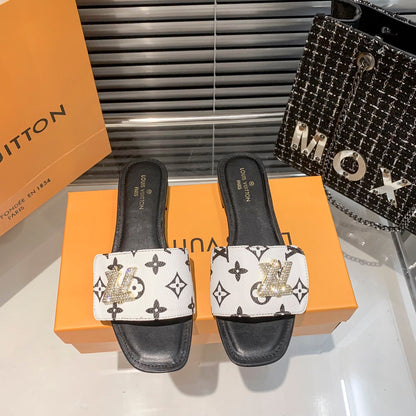 New Embossed Diamond Velcro Flat Slippers