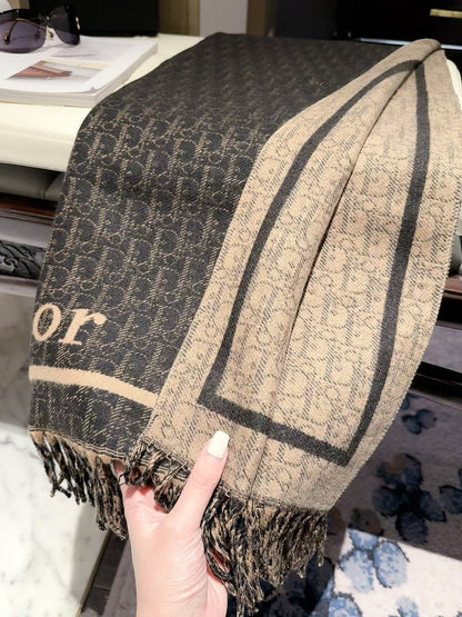 2026 New French-Inspired Jacquard Cashmere Scarf – Elegant Heritage Pattern, Soft Luxury Style