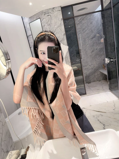 2026 New Checkered Cashmere Scarf – Elegant Autumn/Winter Essential