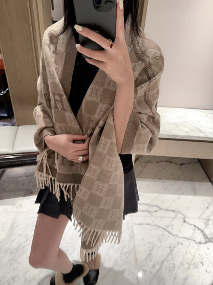 2026 New Checkered Cashmere Scarf – Elegant Autumn/Winter Essential