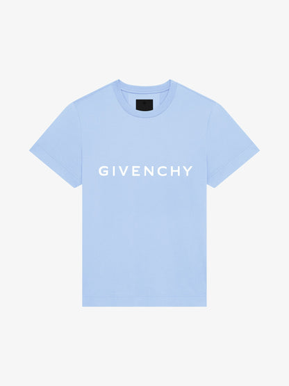 T-shirt archétype (de préférence estival)