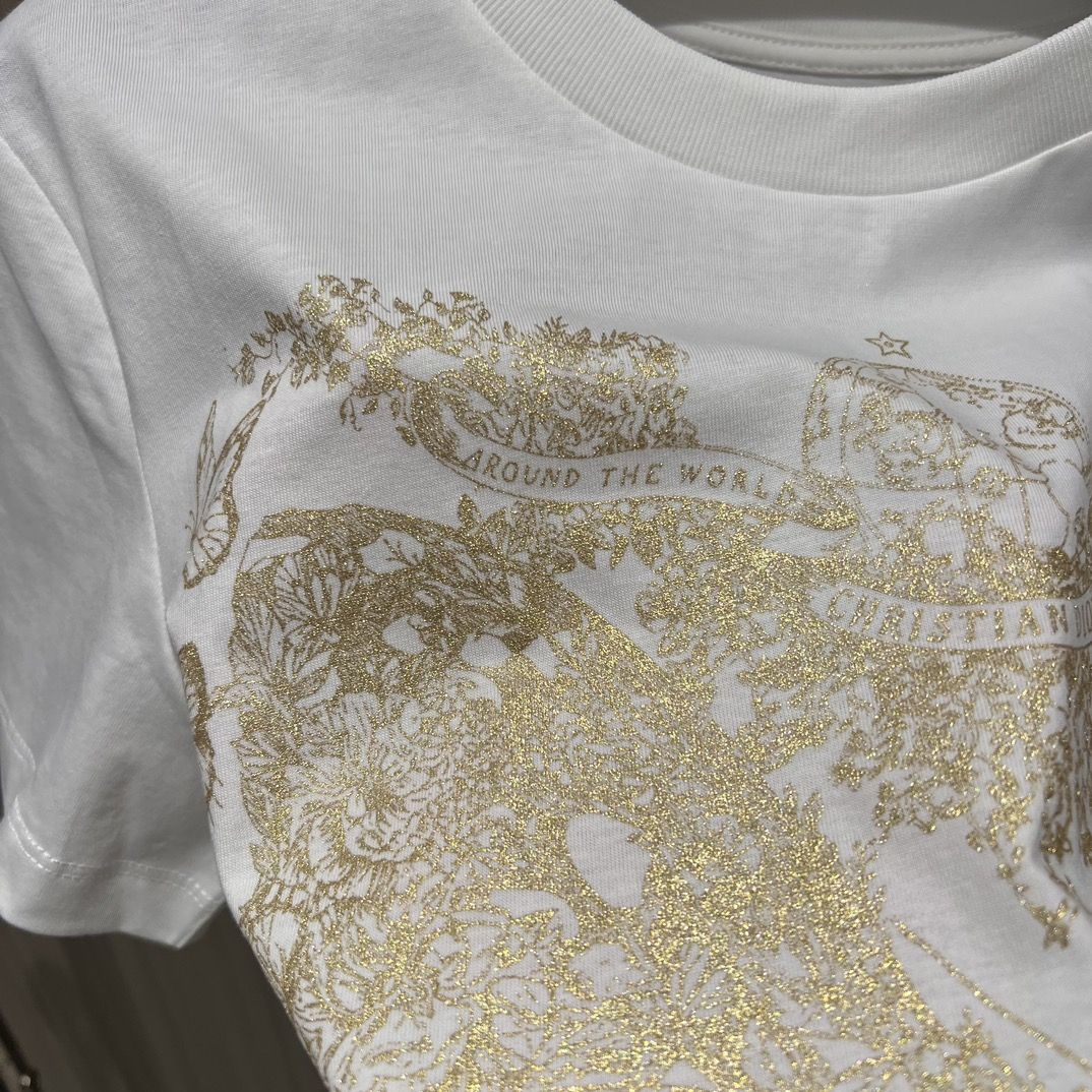T-shirt graphique papillon autour du monde pour femme