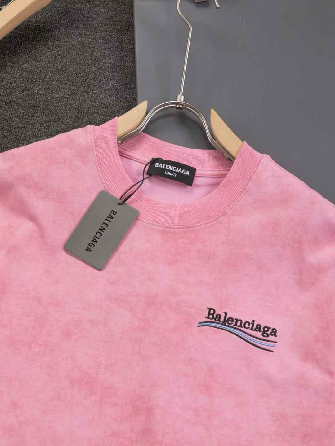 T-shirt aux couleurs tendance