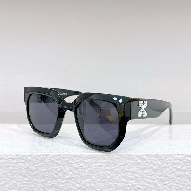 Lunettes de soleil tendance à monture carrée