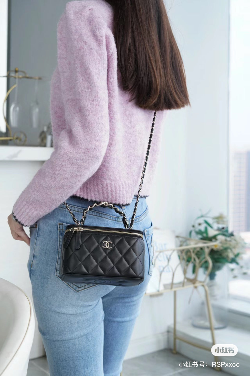 Black Quilted Mini Box Bag | Black & Gold 🖤