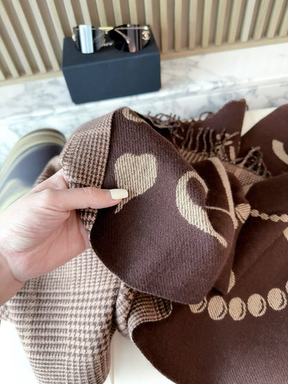 2026 New Double-Sided Cashmere Scarf – Playful Vintage Feminine Style