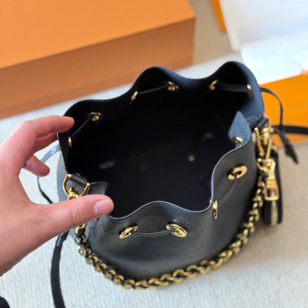 Sac seau creux gaufré avec cordon de serrage