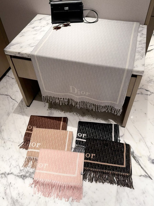 2026 New French-Inspired Jacquard Cashmere Scarf – Elegant Heritage Pattern, Soft Luxury Style