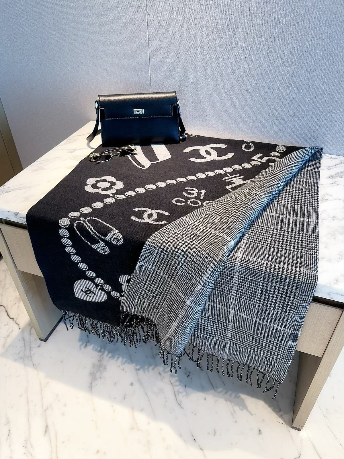 2026 New Double-Sided Cashmere Scarf – Playful Vintage Feminine Style
