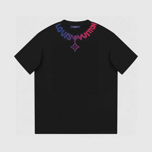 Camiseta con logo estampado en el escote