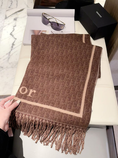 2026 New French-Inspired Jacquard Cashmere Scarf – Elegant Heritage Pattern, Soft Luxury Style