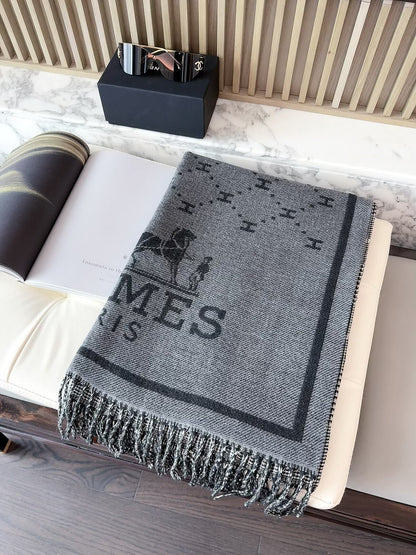 2026 New Double-Sided Carriage Cashmere Scarf Elegant Heritage Style