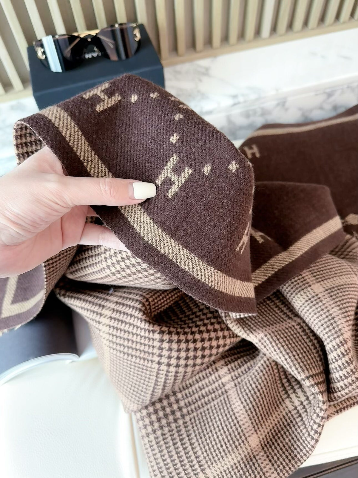 2026 New Double-Sided Carriage Cashmere Scarf Elegant Heritage Style