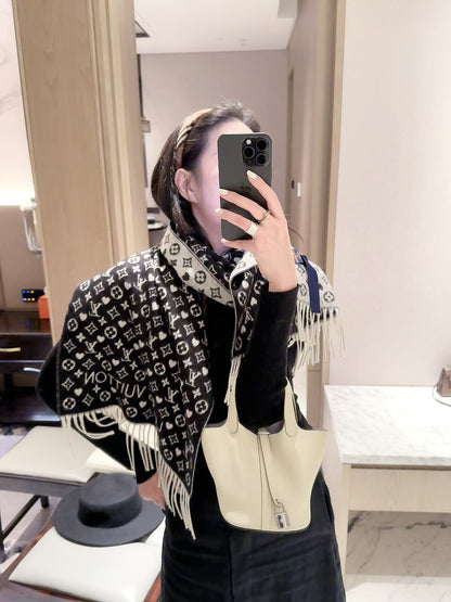 2026 New Heart Jacquard Cashmere Scarf – Sweet & Refined Winter Style