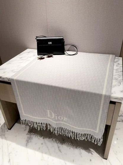 2026 New French-Inspired Jacquard Cashmere Scarf – Elegant Heritage Pattern, Soft Luxury Style