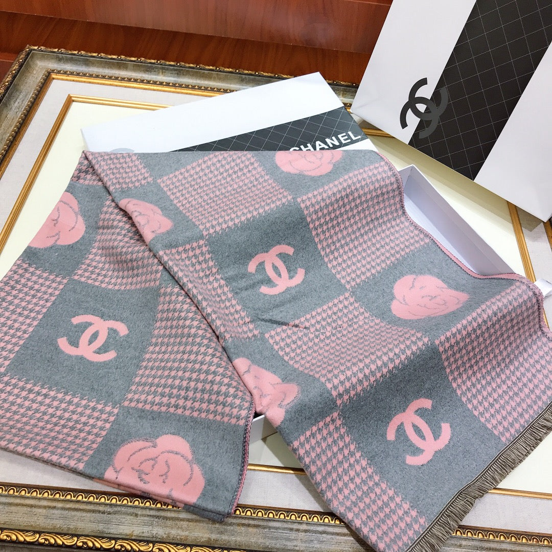 Écharpe à motif à carreaux Camellia
