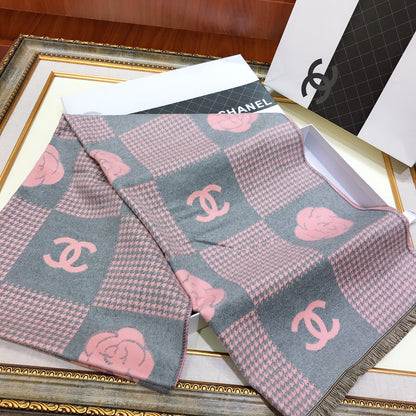 Écharpe à motif à carreaux Camellia