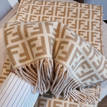 Écharpe à pompons en cachemire gaufrée rétro F