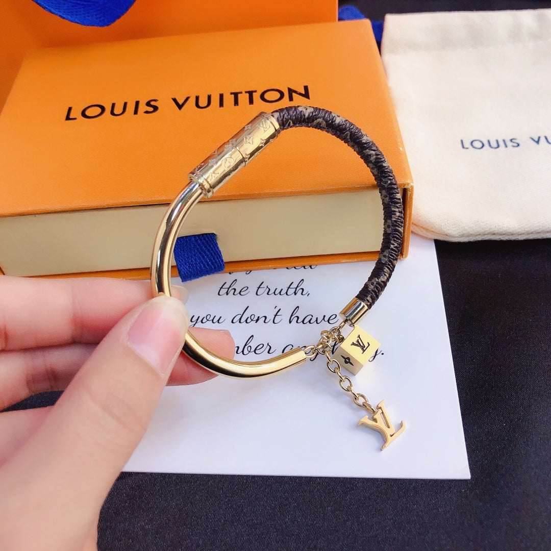 Pulsera de retales de piel de vaca de lujo