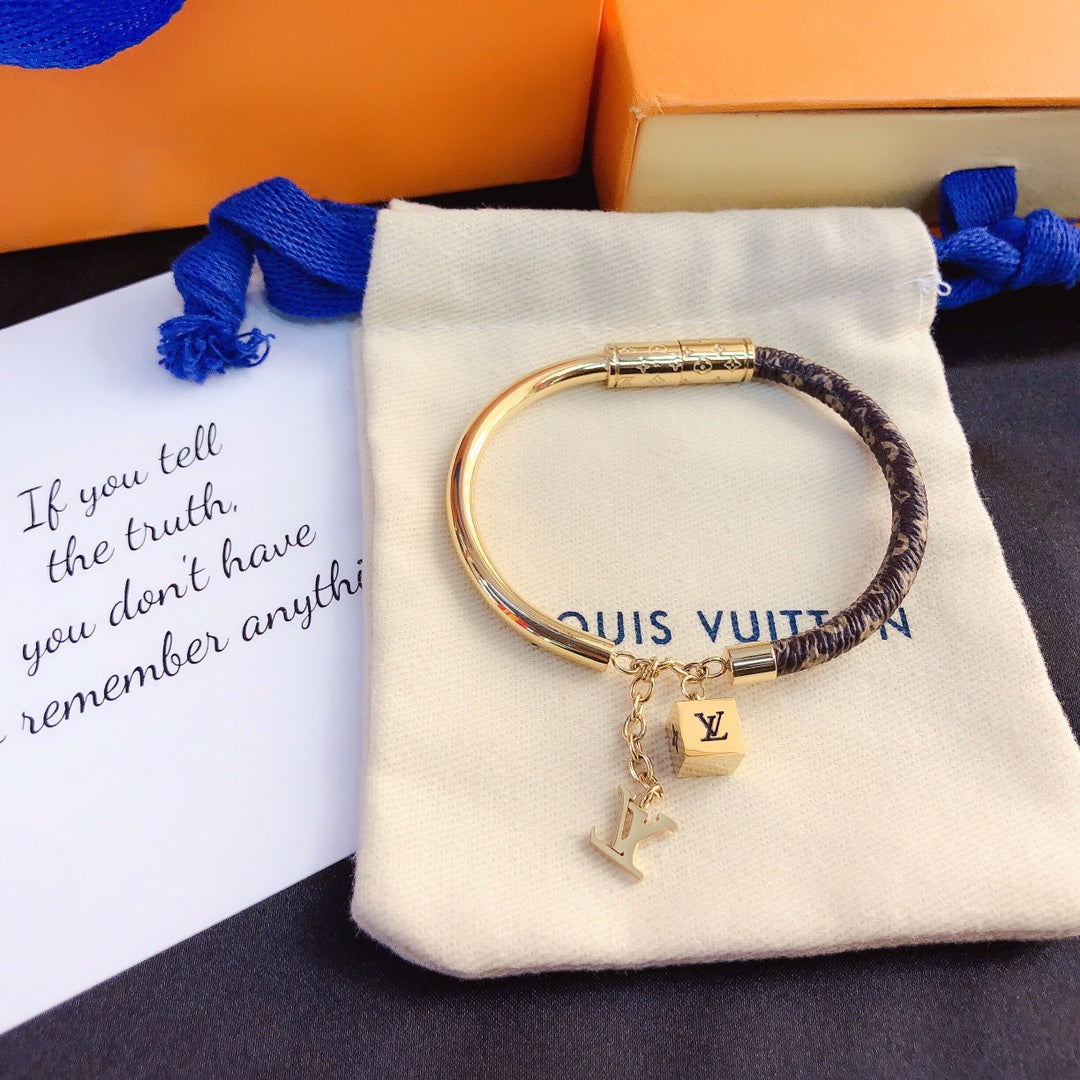 Pulsera de retales de piel de vaca de lujo