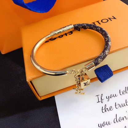 Pulsera de retales de piel de vaca de lujo