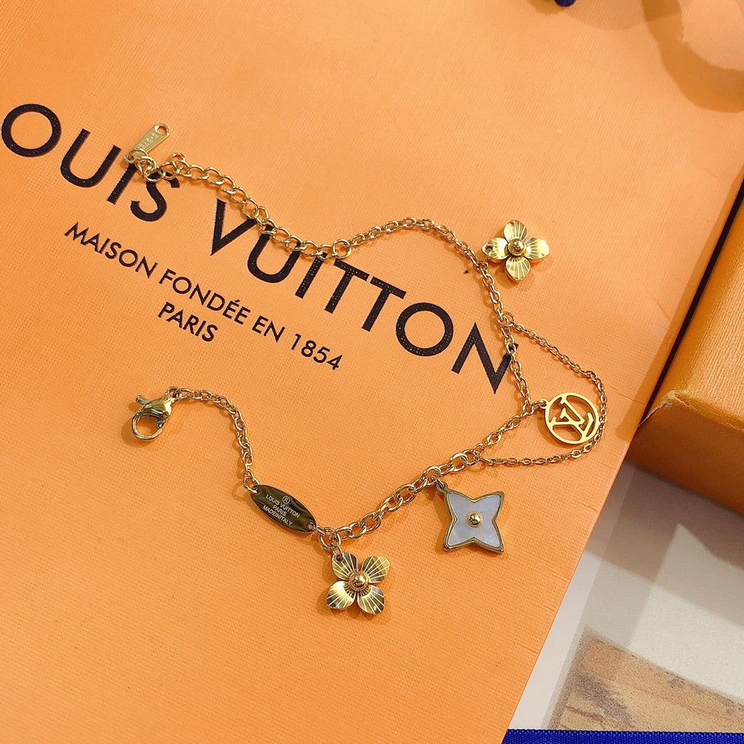 Pulsera colgante hueca de moda