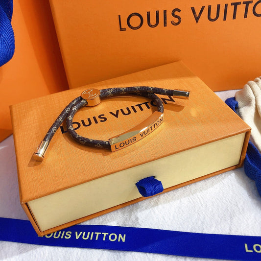 Pulsera clásica de cuero estampado
