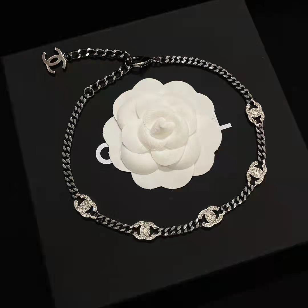 Bracelet et Collier Logo Diamant de Mode