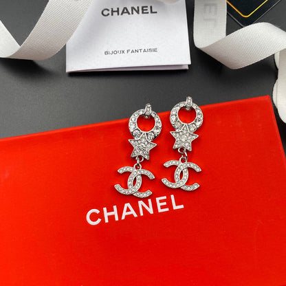 Pendientes con logo de colgante de estrella de moda
