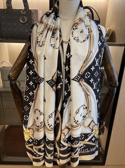 Foulard vintage en satin de soie gaufré