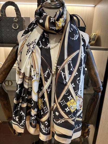 Foulard vintage en satin de soie gaufré