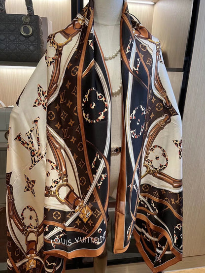 Foulard vintage en satin de soie gaufré