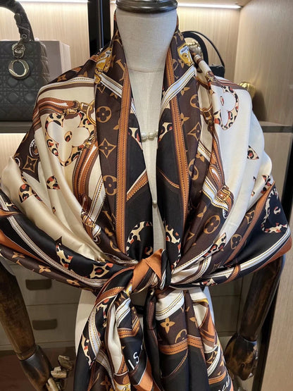 Foulard vintage en satin de soie gaufré