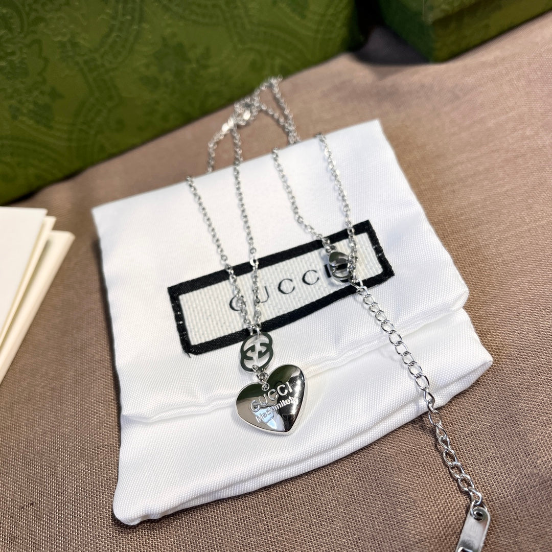 Collier pendentif amour 2 couleurs