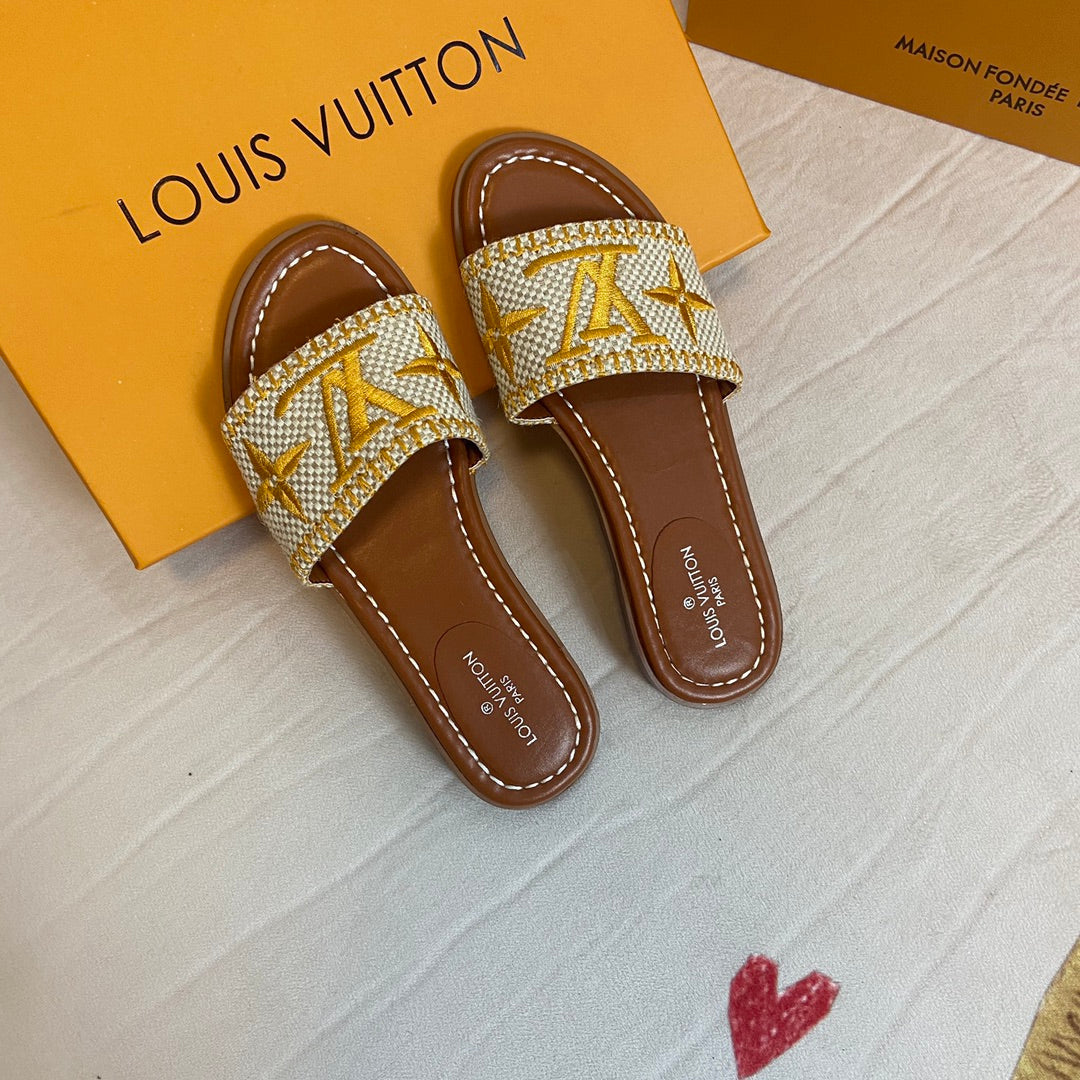 Pantuflas de Monograma de Paja de Verano