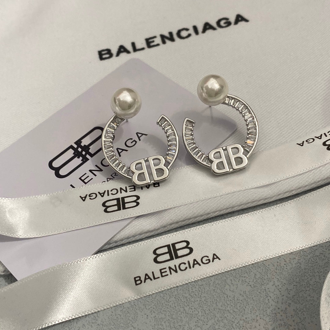 Boucles d'oreilles créoles perles et diamants