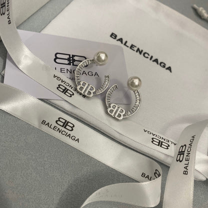 Boucles d'oreilles créoles perles et diamants